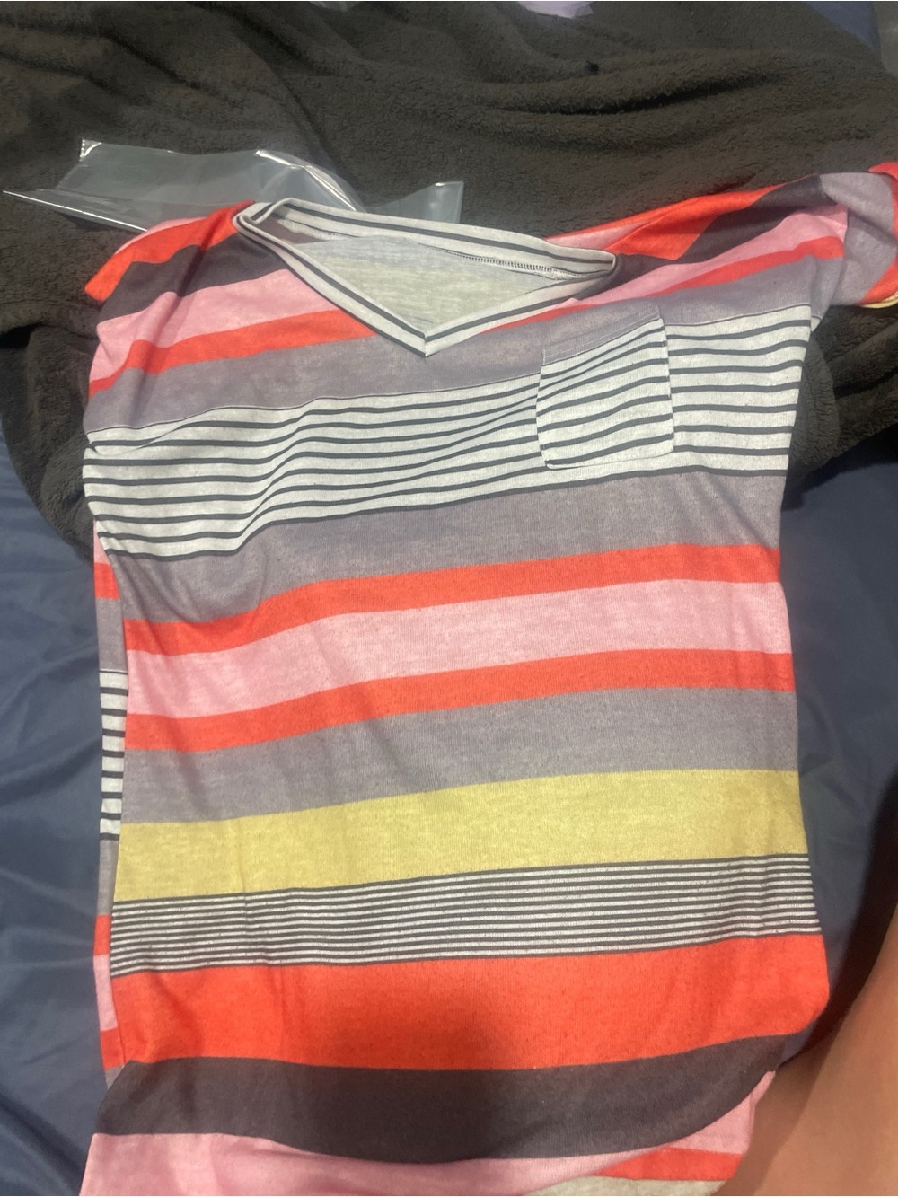 Striped V-Neck Pocket Tee Short Sleeve Casual Top Size Medium GUC